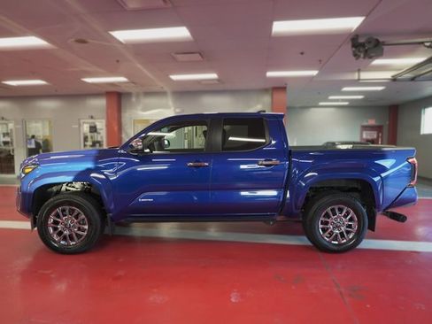 Used 2024 Toyota Tacoma Limited image 4