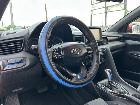 Used 2020 Hyundai Veloster 2.0 FWD image 11
