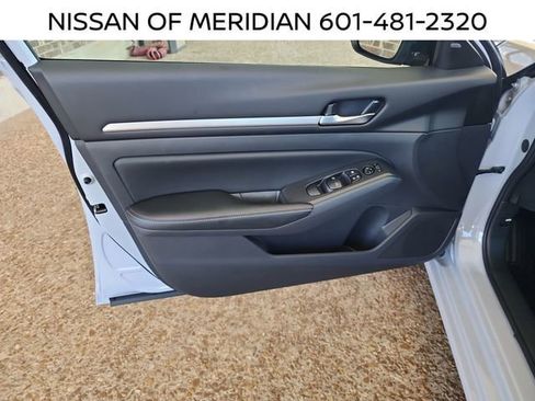 New 2026 Nissan Altima 2.5 SR w/ SR Premium Package FWD image 9