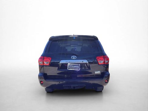 Used 2011 Toyota Sequoia Platinum image 4