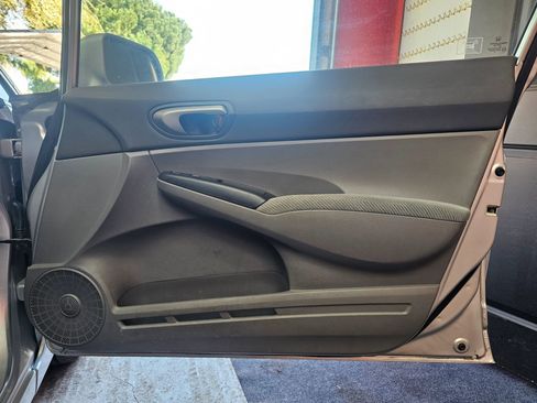 Used 2010 Honda Civic LX image 21