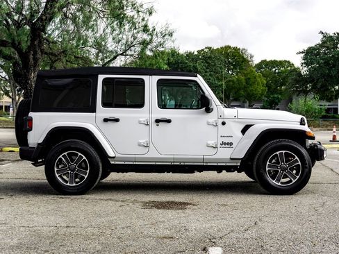 Used 2023 Jeep Wrangler Sahara w/ Cold Weather Group image 4