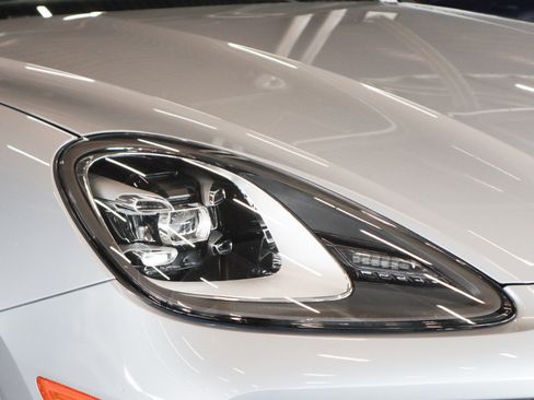 Certified 2023 Porsche Cayenne Coupe image 28