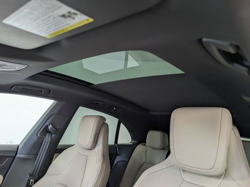 Used 2025 Porsche Macan 4S Electric image 17