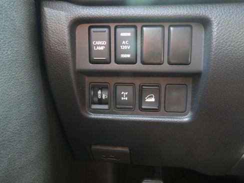 Used 2021 Nissan Titan PRO-4X w/ Pro-4x Convenience Package AWD/4WD image 16