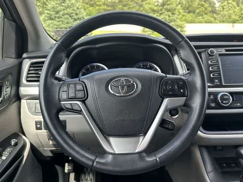 Used 2016 Toyota Highlander Limited AWD/4WD image 8