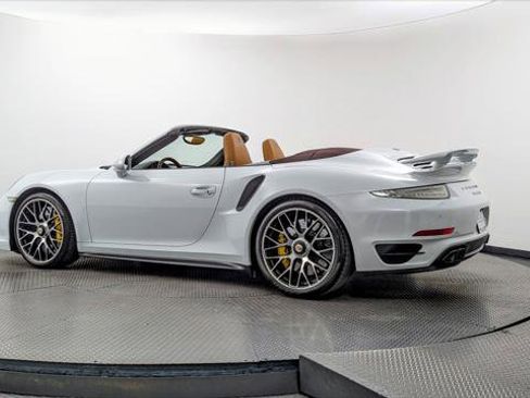 Used 2015 Porsche 911 Turbo S image 3