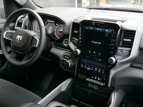 Used 2025 RAM 1500 Big Horn AWD/4WD image 38
