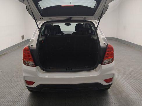 Used 2020 Chevrolet Trax LS FWD image 29