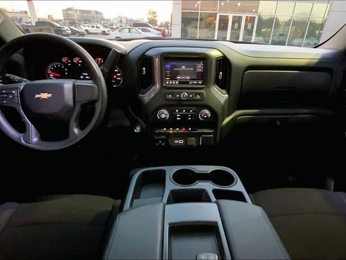 Used 2024 Chevrolet Silverado 1500 Custom w/ Turbomax Blackout Package image 15