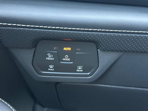 New 2026 Volkswagen Atlas Cross Sport SEL R-Line image 23