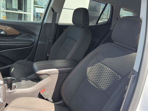 Used 2021 GMC Terrain SLE w/ LPO, Floor Liner Package FWD image 16