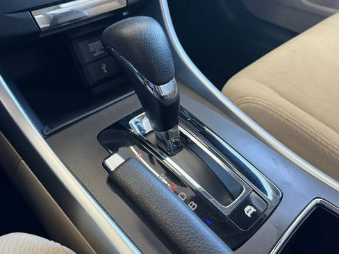 Used 2015 Honda Accord Hybrid Sedan image 17