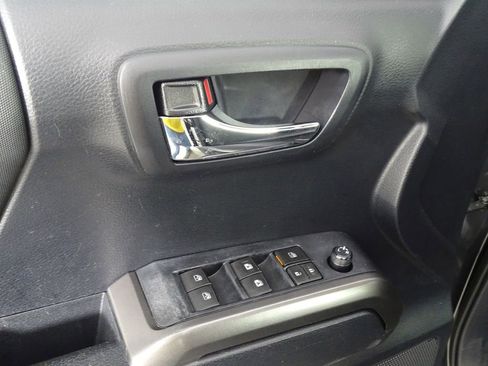 Used 2019 Toyota Tacoma SR5 image 16