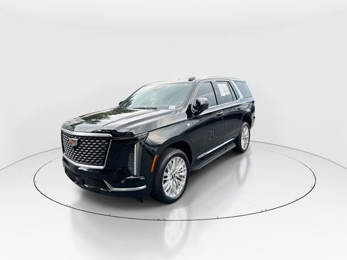 Used 2025 Cadillac Escalade Premium Luxury AWD/4WD image 4