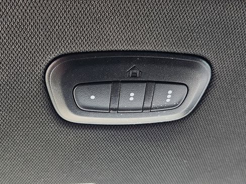 Used 2024 Jeep Wagoneer L Series II image 10