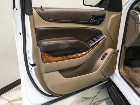 Used 2018 Chevrolet Tahoe Premier AWD/4WD image 41