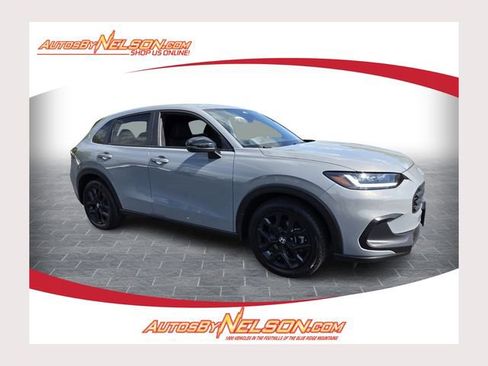 Used 2024 Honda HR-V Sport image 1