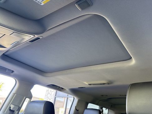 Used 2015 Chevrolet Suburban LTZ RWD image 24