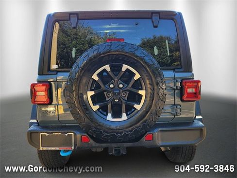 Used 2024 Jeep Wrangler Unlimited Rubicon 4xe image 4