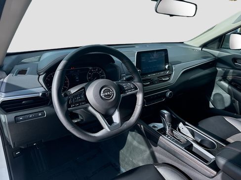 Used 2023 Nissan Altima 2.5 SR image 9