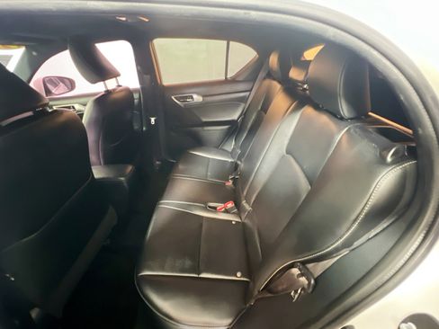 Used 2015 Lexus CT 200h w/ Navigation Package image 23