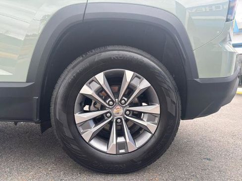 Used 2025 Chevrolet Equinox LT w/ Convenience Package II AWD/4WD image 4
