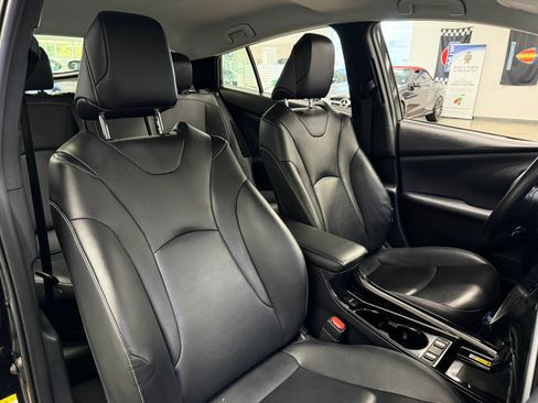 Used 2020 Toyota Prius Prime XLE FWD image 20