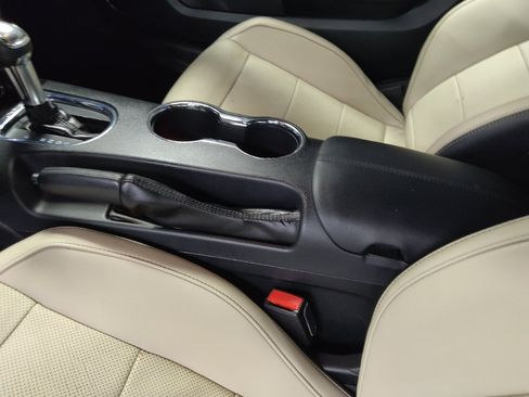 Used 2017 Ford Mustang Premium RWD image 26