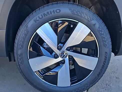 New 2026 Volkswagen Taos S image 9