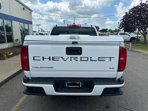 Used 2022 Chevrolet Colorado LT w/ Safety Package image 6