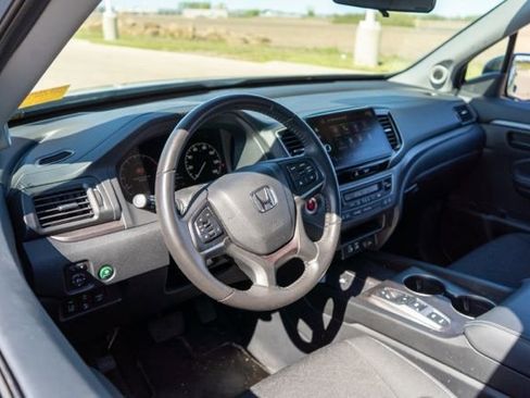Used 2025 Honda Ridgeline Sport image 14