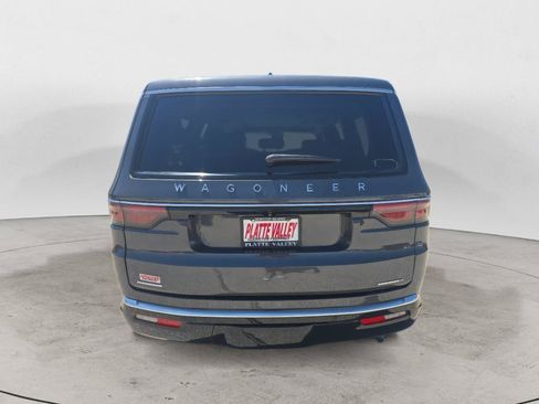 Used 2022 Jeep Wagoneer Series III w/ Premium Group I AWD/4WD image 10