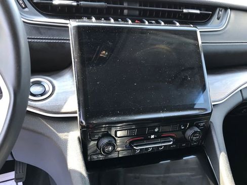 Used 2023 Jeep Grand Cherokee Limited AWD/4WD image 7