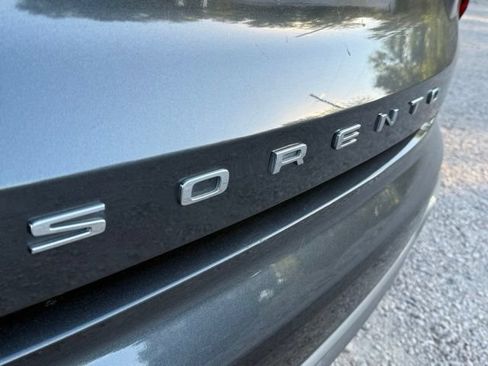 Used 2021 Kia Sorento S w/ Panoramic Sunroof Package FWD image 13