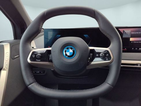 Used 2025 BMW iX xDrive50 w/ Premium Package image 12