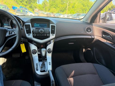 Used 2015 Chevrolet Cruze LT FWD image 19