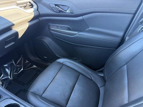 Used 2022 GMC Acadia SLT w/ Technology Package image 26