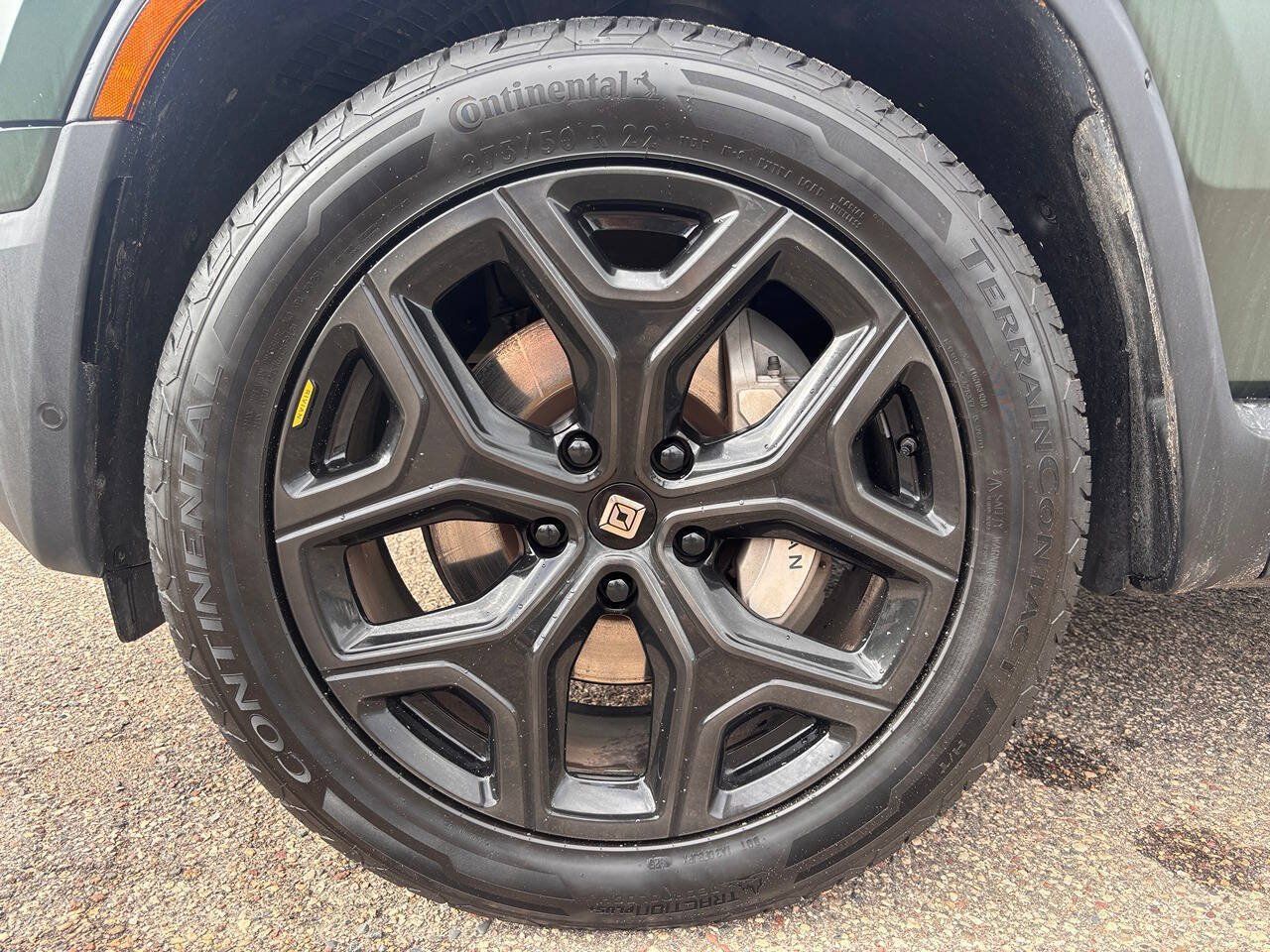 Used 2024 Rivian R1S Adventure Dual AWD/4WD image 18