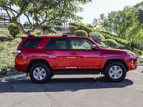 Used 2021 Toyota 4Runner SR5 Premium AWD/4WD image 6