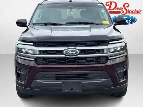 Used 2024 Ford Expedition XLT RWD image 2