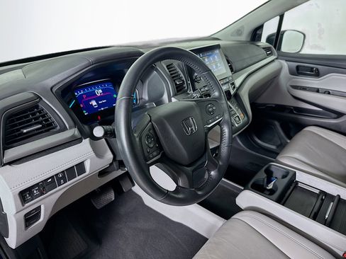 Certified 2024 Honda Odyssey EX-L image 8