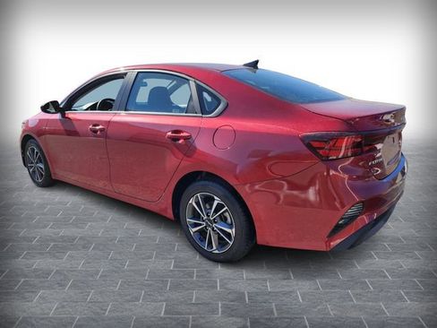 Used 2024 Kia Forte LXS FWD image 5