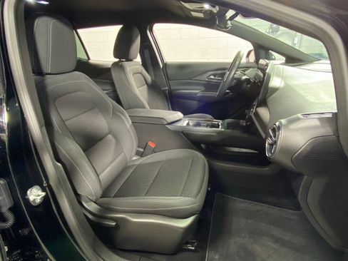Used 2025 Chevrolet Equinox EV LT FWD image 32