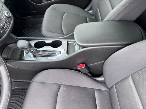 Used 2025 Chevrolet Malibu LS FWD image 16