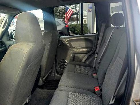 Used 2006 Jeep Liberty Sport image 5