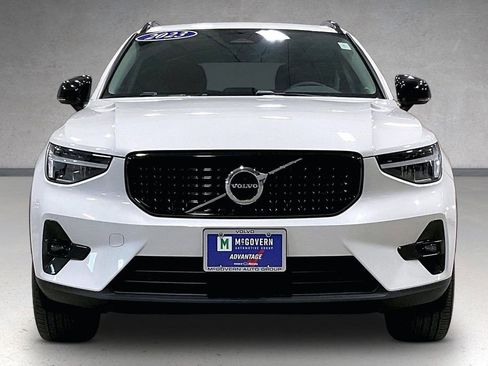 Certified 2023 Volvo XC40 B5 Plus w/ Protection Package Premier AWD/4WD image 2