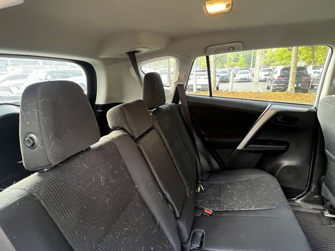 Used 2016 Toyota RAV4 LE image 34