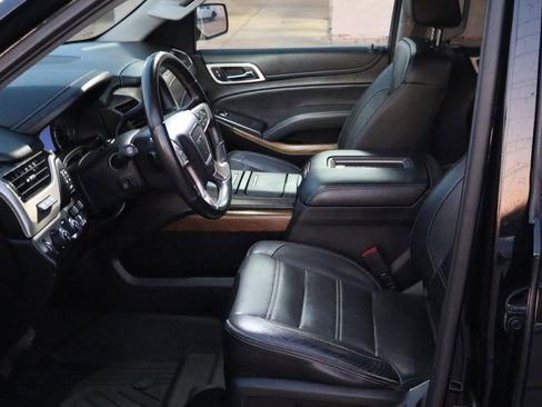 Used 2020 GMC Yukon Denali w/ Denali Premium Package image 9
