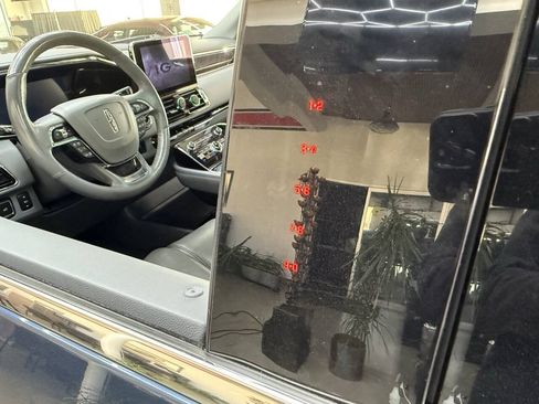 Used 2019 Lincoln Navigator Reserve AWD/4WD image 39